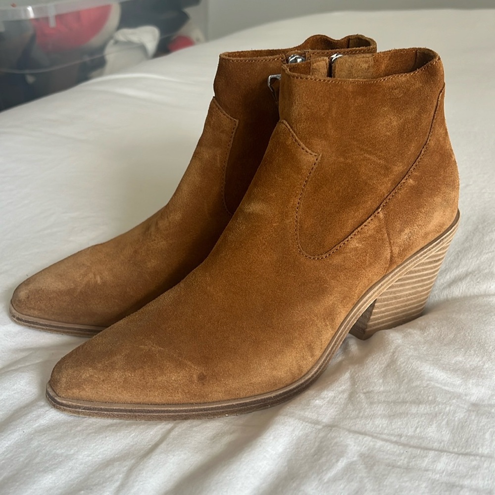 Rag and bone pointy toe suede booties size 38.5